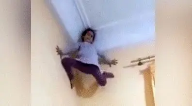 دختر عنکبوتی ایرانی که از دیوار راست بالا می رود!!!! + فیلم عجیب