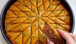 طرز تهیه باقلوا استانبولی ساده و سنتی با طعمی بی نظیر + نکات 
