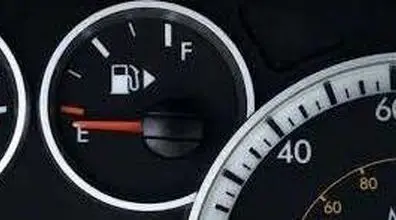 اگر هنگام رانندگی بنزین تمام شد، چه کنیم؟ | نکات مهم در هنگام تمام شدن بنزین!