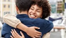 خانم هایی که این نشانه ها را داشته باشند قطعا مردان را جذب می کنند | با این ترفند ها همسرتو شیفته خودت کن!