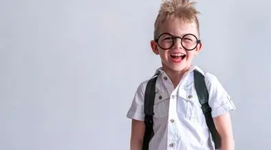 نشانه‌هایی که می‌گوید کودک شما به عینک نیاز دارد