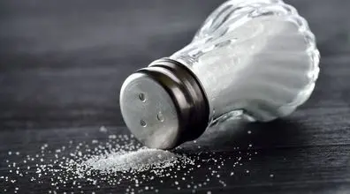 کاربردهای شگفت انگیز نمک در زیبایی و خانه داری | ترفندهای جالب خانه داری