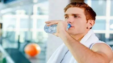 فواید شگفت‌انگیز خوردن آب قبل از غذا | حتما قبل از غذا یک لیوان آب بخور