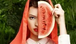 این ماسک هندوانه پوستت رو 10 سال جوونتر میکنه! + طرز تهیه