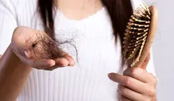 برای جلوگیری از ریزش مو چه بخوریم؟ | انواع دمنوش‌ های مفید برای بدن و مو 