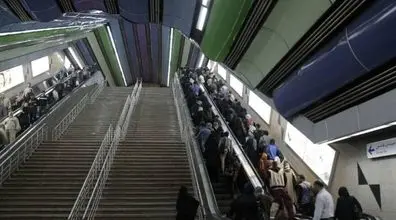 سقوط مرگبار از پله برقی در متروی دروازه دولت | حادثه در متروی تهران