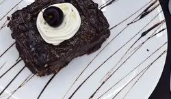 طرز تهیه کیک یخچالی ساده خانگی با پتی بور مرحله به مرحله | کیک یخچالی رو اینجوری درست کن