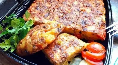 با بادمجون و سیب زمینی غذا بپز بزنه رو دست پیتزا + طرز تهیه