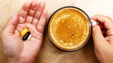 این 10 دارو را هرگز با قهوه نخورید که عوارض فاجعه‌ باری داره!