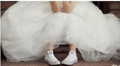جدیدترین مدل های ترند کتونی عروس | لباس عروست رو با کتونیت ست کن! + عکس
