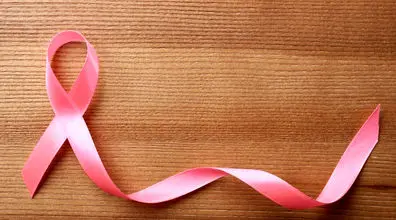 پیشگیری از سرطان سینه با بهترین روش های ساده و موثر! | علائم ابتلا به سرطان سینه چیست؟