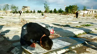 دردناک ترین نوشته دنیا روی یک سنگ قبر! + عکس
