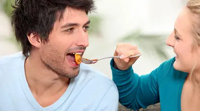 برای رابطه جنسی لذت بخش این خوراکی ها را بخورید | ۵ غذا برای داشتن رابطه جنسی بهتر 
