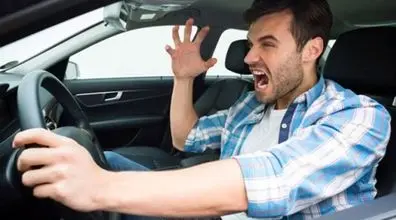 این مطلب برای شماییه که موقع رانندگی زیاد عصبی میشید | راه های کنترل خشم در هنگام رانندگی