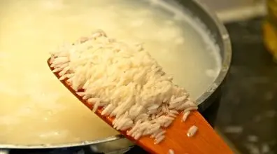 بدون روغن، برنج مجلسی بپز! | ترفند پختن برنج آبکش بدون روغن + فیلم