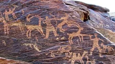 چهره‌هایی شبیه بیگانه‌ها روی دیوار‌ه‌های غاری کشف شد | کشفی عجیب اما واقعی