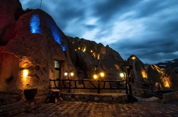 هتل صخره ای لاله کندوان | عکس های دیدنی از هتل لاله