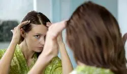 علائمی در موهایتان که نشان می دهد سلامت بدنتان در خطر است! | این علائم را جدی بگیرید