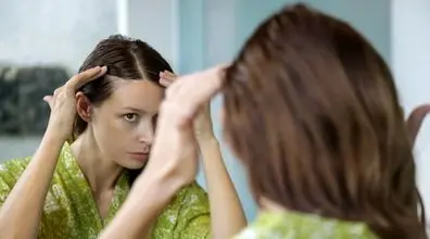 علائمی در موهایتان که نشان می دهد سلامت بدنتان در خطر است! | این علائم را جدی بگیرید