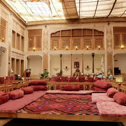 هتل ملک التجار یزد اولین هتل خشتی جهان