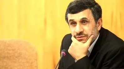 احمدی نژاد در عزاداری محرم سوژه شد | فیلم وایرال شده از احمدی نژاد و دختران جوان 