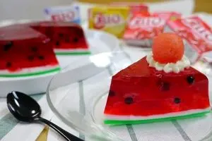 طرز تهیه دسر سه رنگ هندوانه‌ای؛ ویژه شب یلدا | با درست کردن این دسر کولاک کن