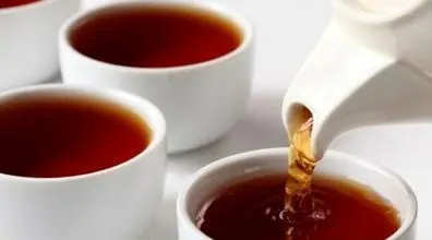 معجزه شگفت انگیز نوشیدن چای داغ در گرمای تابستان + توضیحات