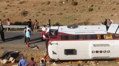 واژگونی اتوبوس در اتوبان کرج - قزوین با 31 کشته و زخمی + جزئیات