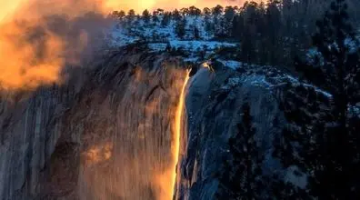 تو این آبشار مرگبار به جای آب، آتش میریزه! + عکس 